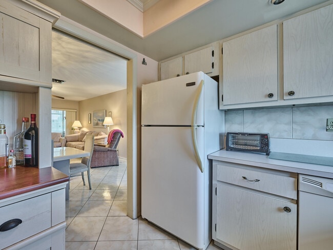 Building Photo - 2804 Crosley Dr E