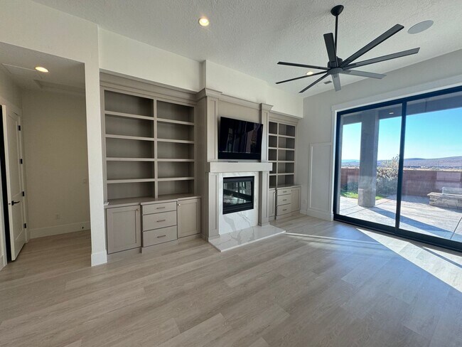 Building Photo - Home in Anasazi Vista neighborhood.