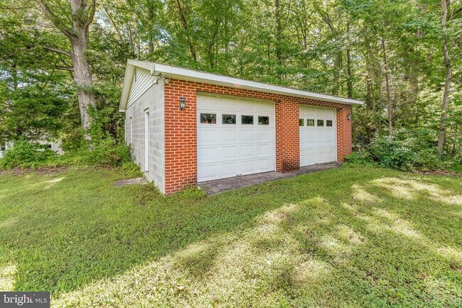 Building Photo - 2535 Solomons Island Rd