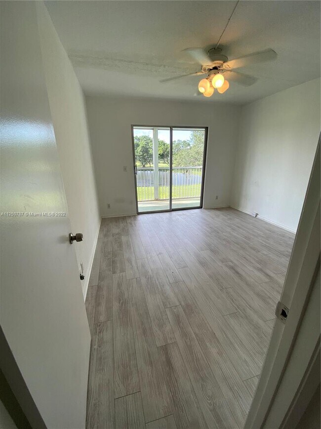 Building Photo - 13250 SW 4th Ct