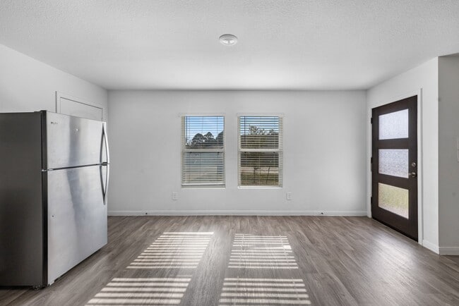 Building Photo - 12998 Sorrento Bay Dr