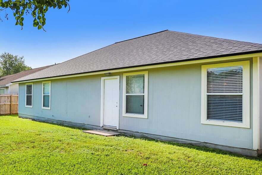 Building Photo - 3240 Merganzer Trail