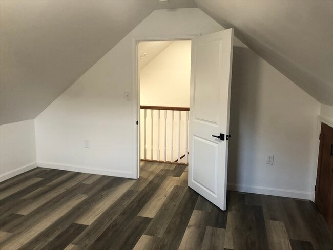 Building Photo - 57 Bloomingdale St