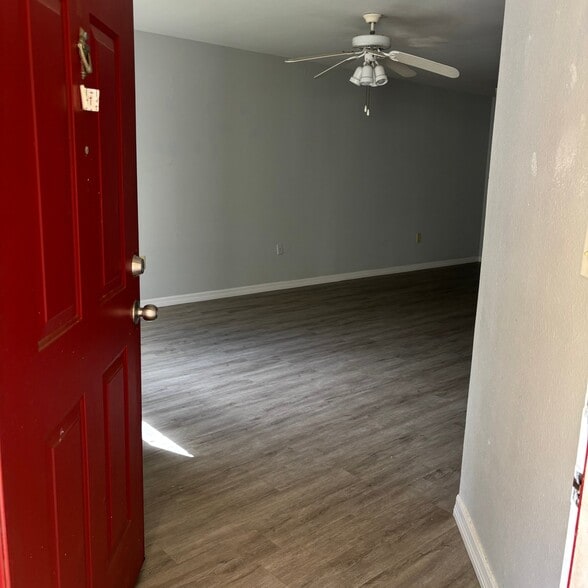 Building Photo - 3036 Parkway Blvd