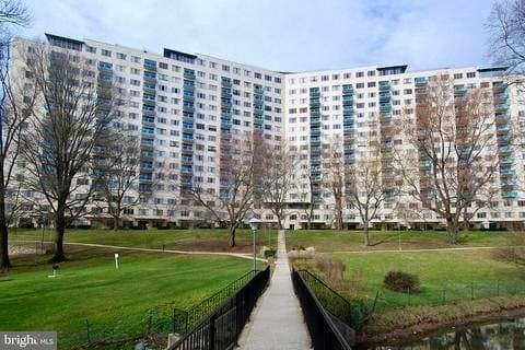 Building Photo - 10500 Rockville Pike