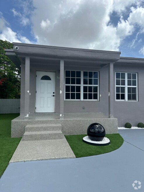 Building Photo - 3095 W Flagler St
