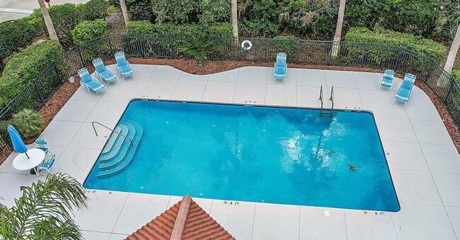 Building Photo - Living the Life!