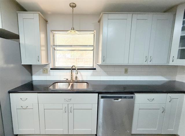 Building Photo - 3533 Antilles Dr