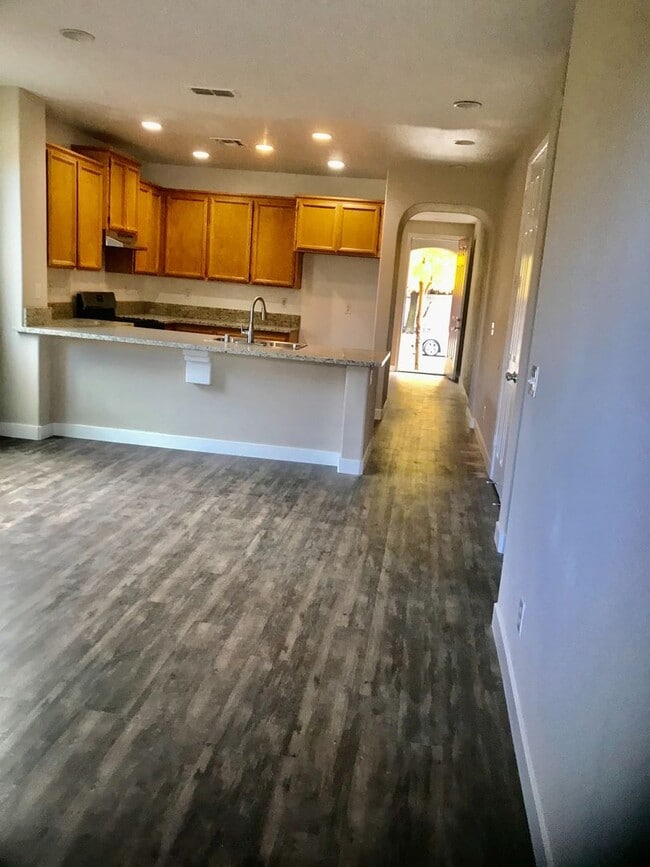 Building Photo - Newly Renovated 4x2 Single Story Home