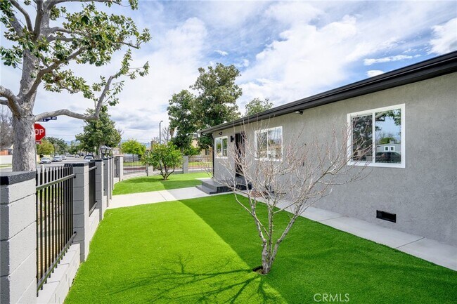 Building Photo - 13950 Stagg St