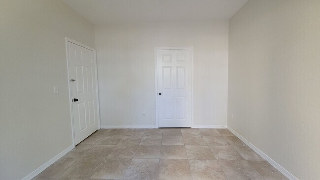 Building Photo - 2/2 First Floor Condo in Azur at Metrowest