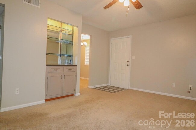 Building Photo - 1645 Cedarview Ct