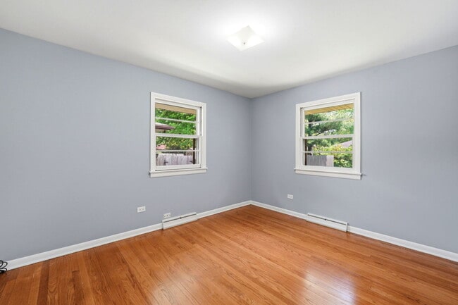 Building Photo - 152 Crestwood Dr