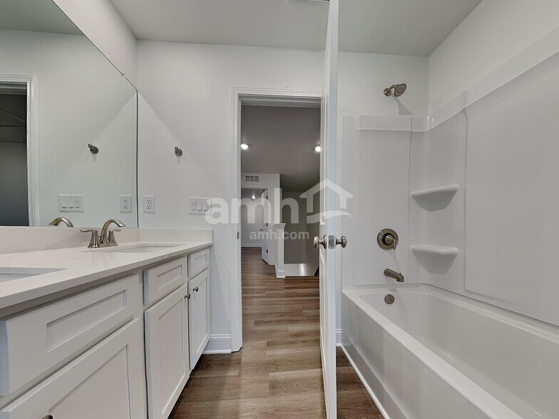 Building Photo - 1529 Aquamarine Dr