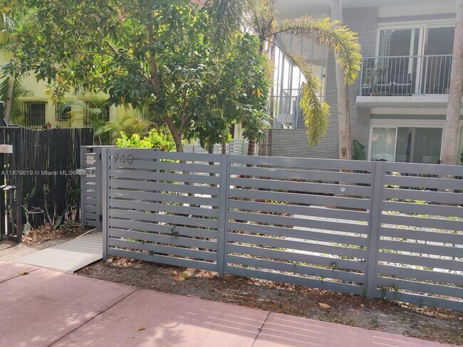 Building Photo - 740 Meridian Ave