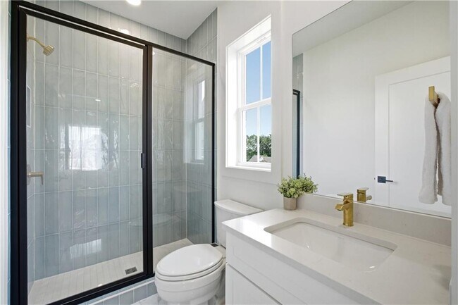 Building Photo - 4510 Hawthorn Cir