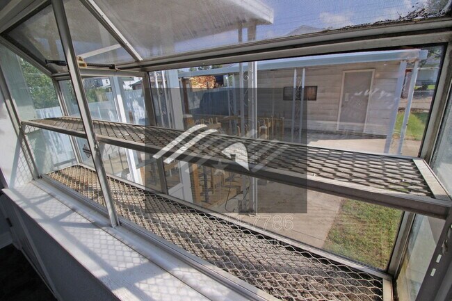 Building Photo - 78 Notre Dame Ave