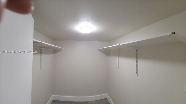 Building Photo - 4222 Inverrary Blvd