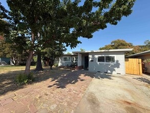 Building Photo - 2312 Barcelona Way