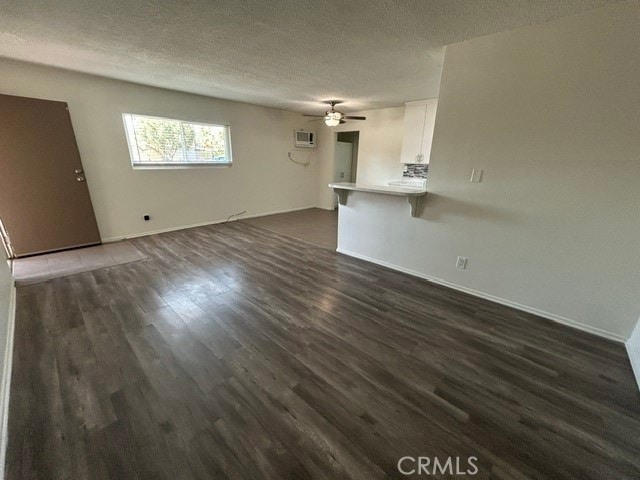 Building Photo - 685 E Vista Chino