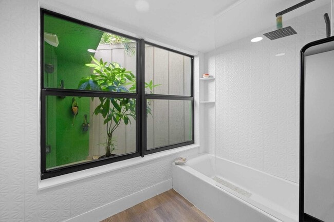 Building Photo - 1605 S US Hwy 1