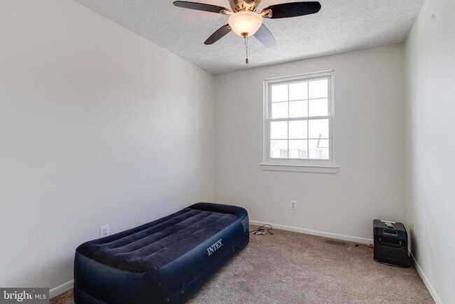 Building Photo - 8522 Pine Run Ct