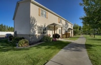 Building Photo - Cute 2 bed 1.5 bath townhome in the Meadows