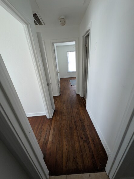 Building Photo - 3916 Winfield Ave