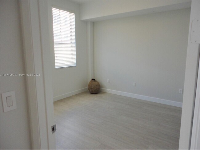 Building Photo - 55 Merrick Way