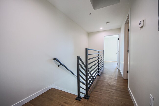 Building Photo - Ultra-Luxury Brand New 2 bed/2.5 bath and ...