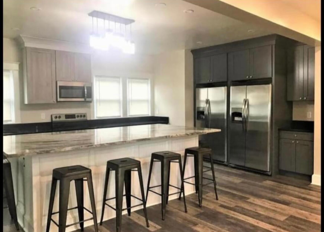 Building Photo - 99 Chapin St