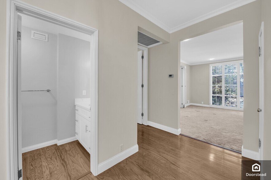Building Photo - 535 S Orange Grove Blvd