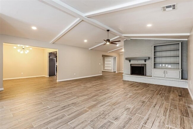 Building Photo - 7301 Skylark Ln
