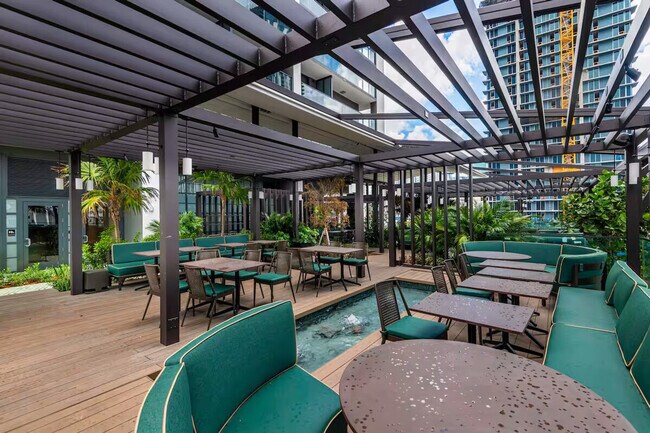 Building Photo - 125 NE 6th St