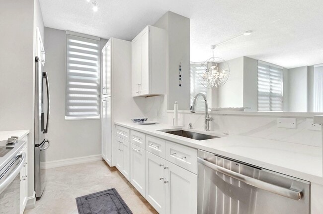 Building Photo - 3606 S Ocean Blvd