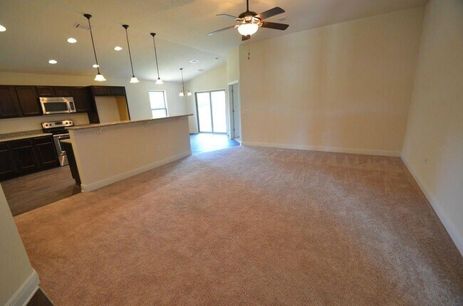 Building Photo - 125 Lillian Wy