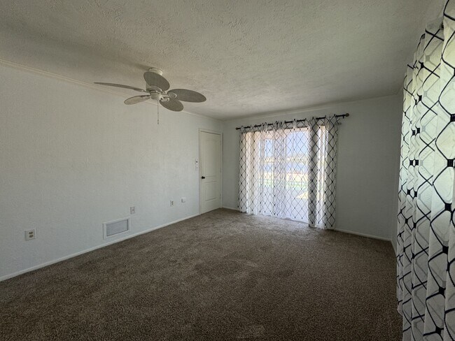 Building Photo - 1725 N Gondola Ct
