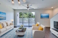 Building Photo - 604 N Bluff Dr