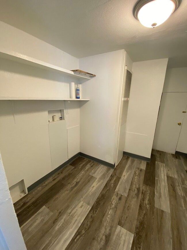 Building Photo - Remodeled