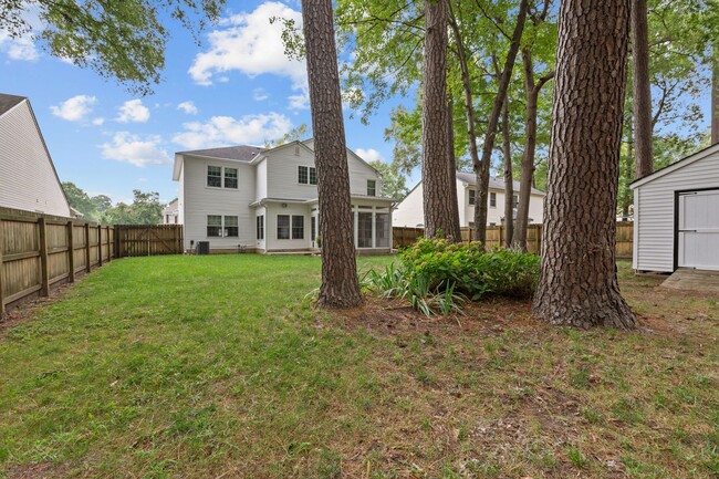 Building Photo - Your Dream Home Awaits!
