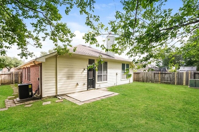 Building Photo - 4531 Bridgevillage Dr
