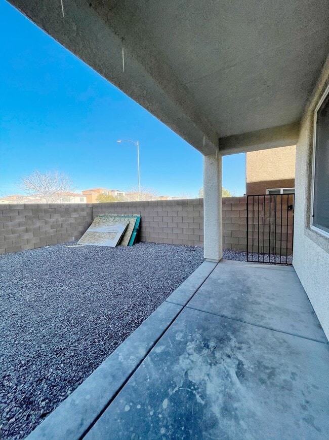 Building Photo - Spacious Living, Granite Counters, Great Location!