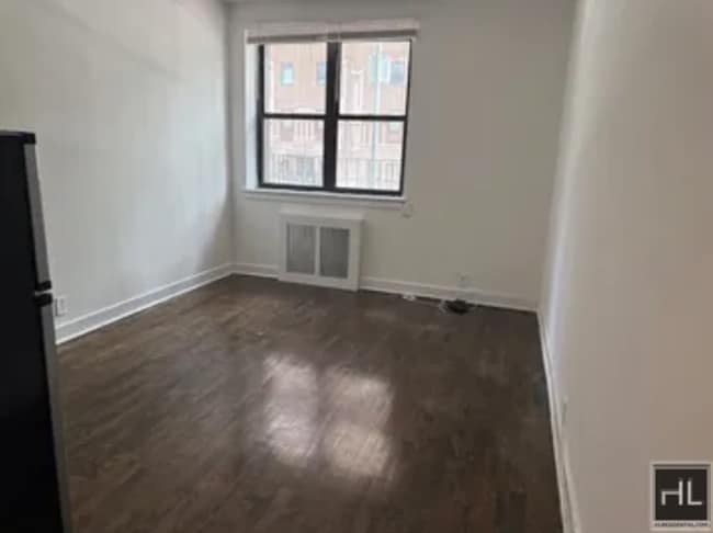 Primary Photo - East 61 Street