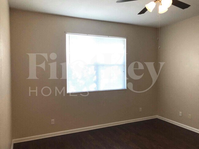 Building Photo - 1036 SE 11th St