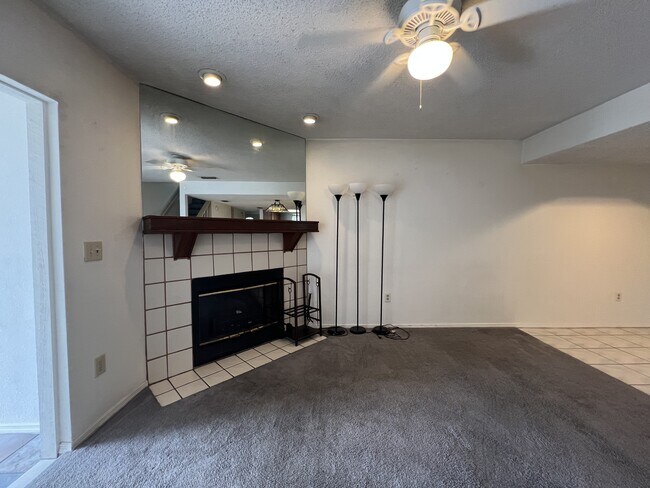 Building Photo - 3356 Fox Hunt Dr