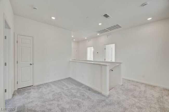 Building Photo - 1550 Rock Kestrel St