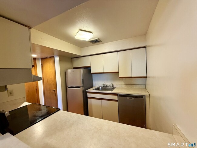 Building Photo - 105 Tremont Ave