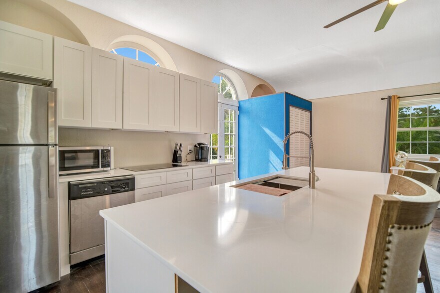 Building Photo - 131 Tarragona Way