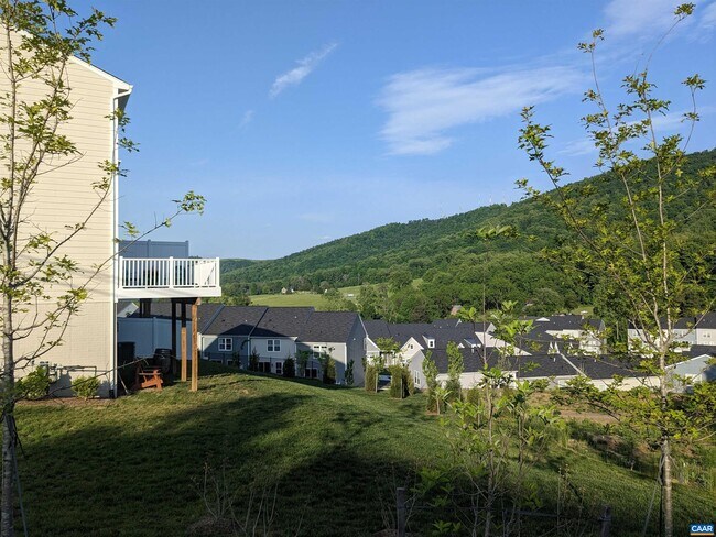 Building Photo - 4758 Loyola Wy