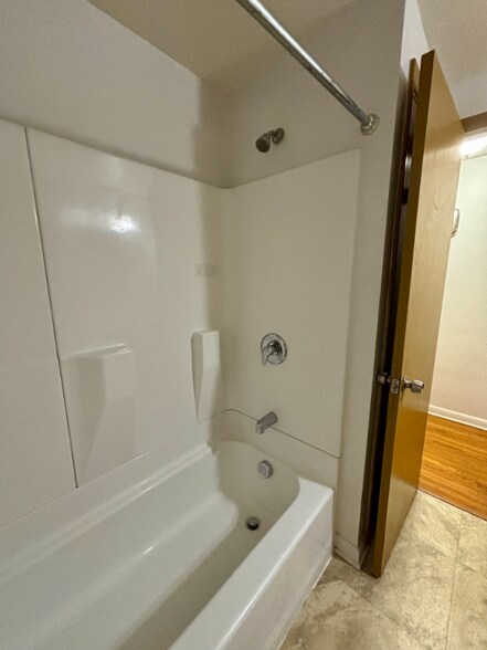 Building Photo - 88 Nicholson St